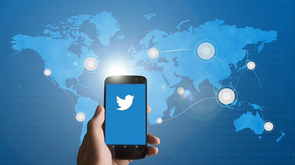 Lire la suite à propos de l’article Twitter : les marques pourraient bientôt diffuser automatiquement les tweets de leurs clients satisfaits